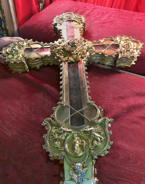 Lignum Cruci de Santo Toribio de Liebana. Source Wikipedia/ Jl FilpoC CCBYSA 4.0