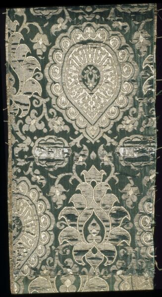 Rectangular panel of Syrian silk © Victoria and Albert Museum, London/CC-BY-SA
