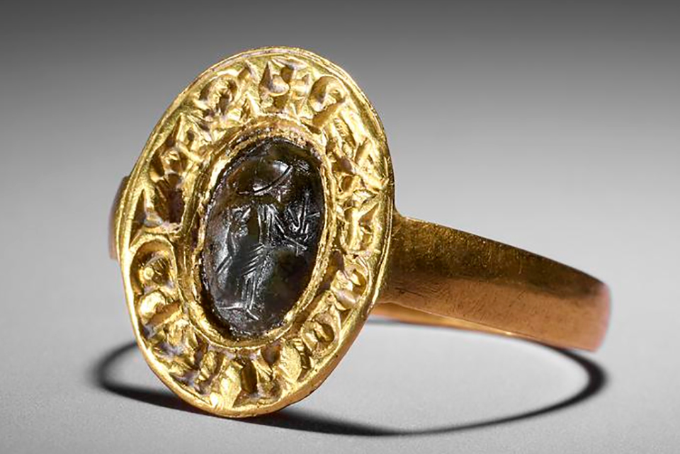 Ring allegedly belonging to Richar the Lionheart British Museum 1613188845/CCBYSA40