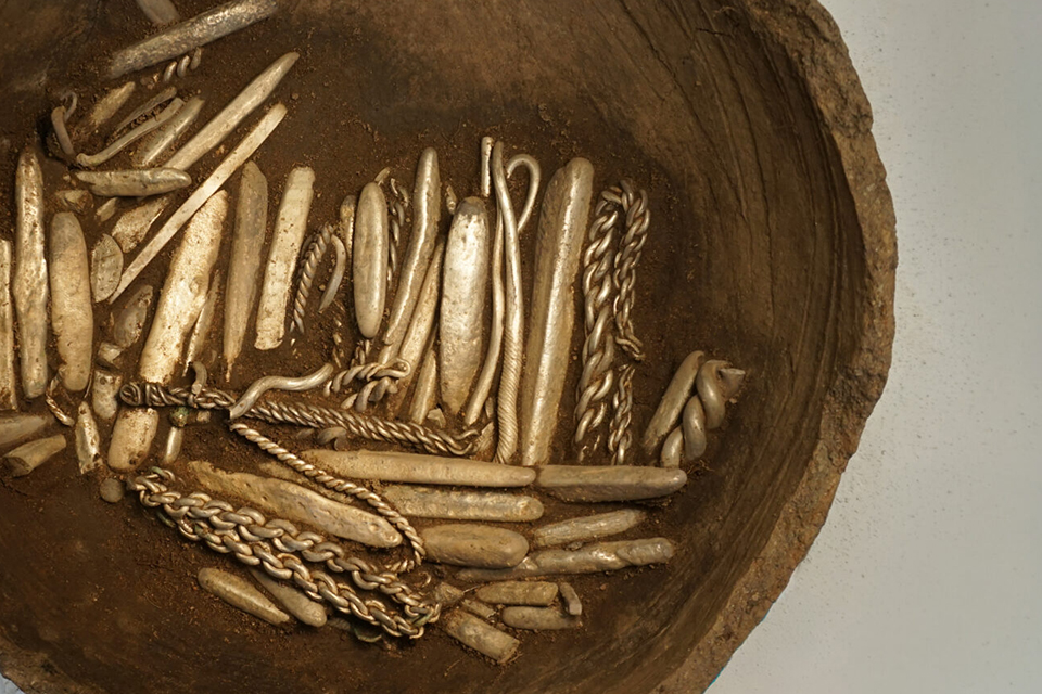 Viking Hoard in ceramic vessel Rebild © Nørrejydske Museer