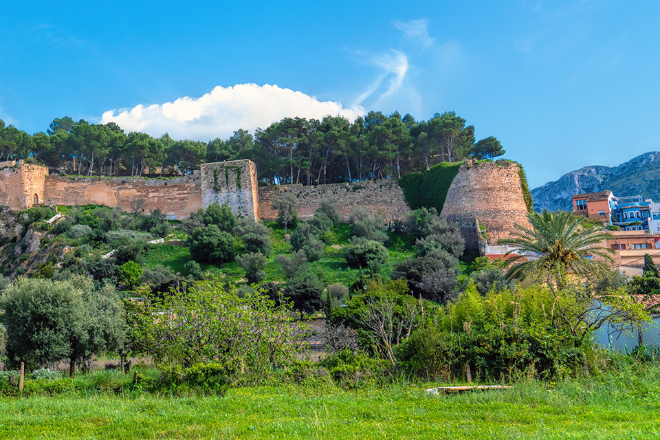 Castle at Denia near Alicante in Spain © Dreamstime249019420 /Acceleratorhams