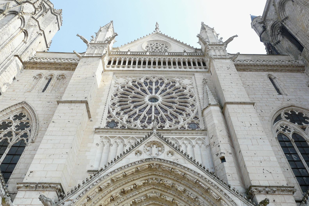 Cathedral Sainte Pierre in Poitiers. Source: kated6 web