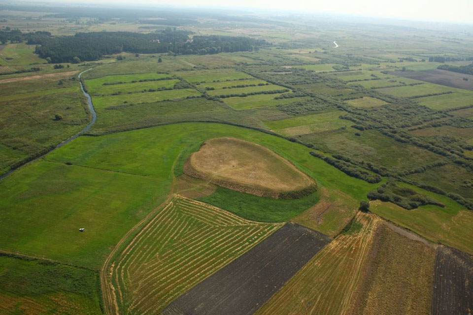 Cherven Towns. 10th century rampart seen from above. © UMCS/ Krystian Trela
