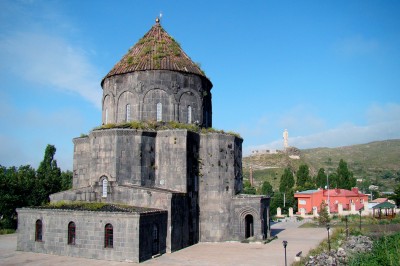 Church_Of_The_Apostles_or Cathedral of Kars 2009 Wikipedia