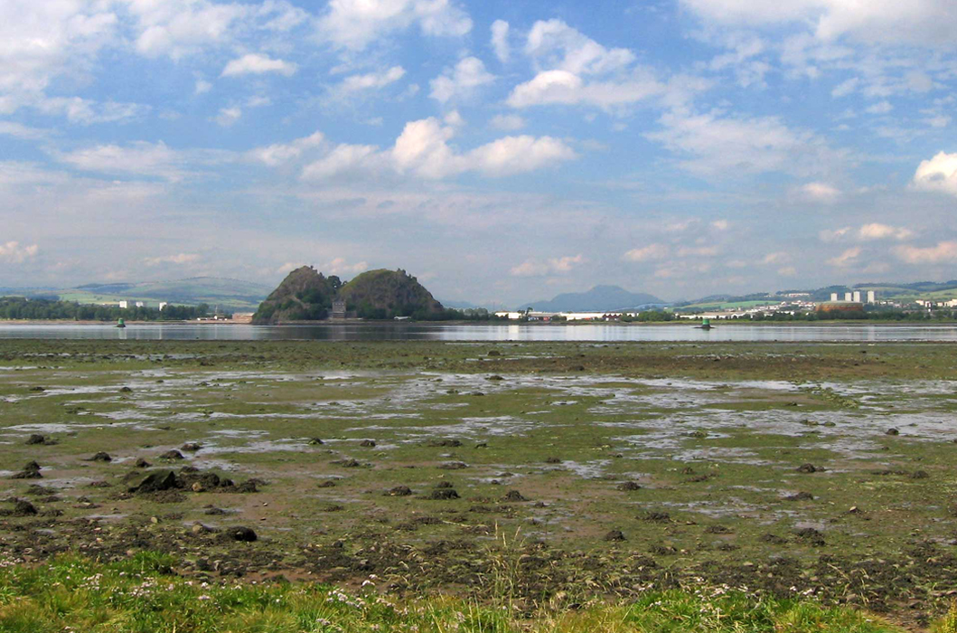 Dumbarton rock across Clyde Source: wikipedia/Dave souza