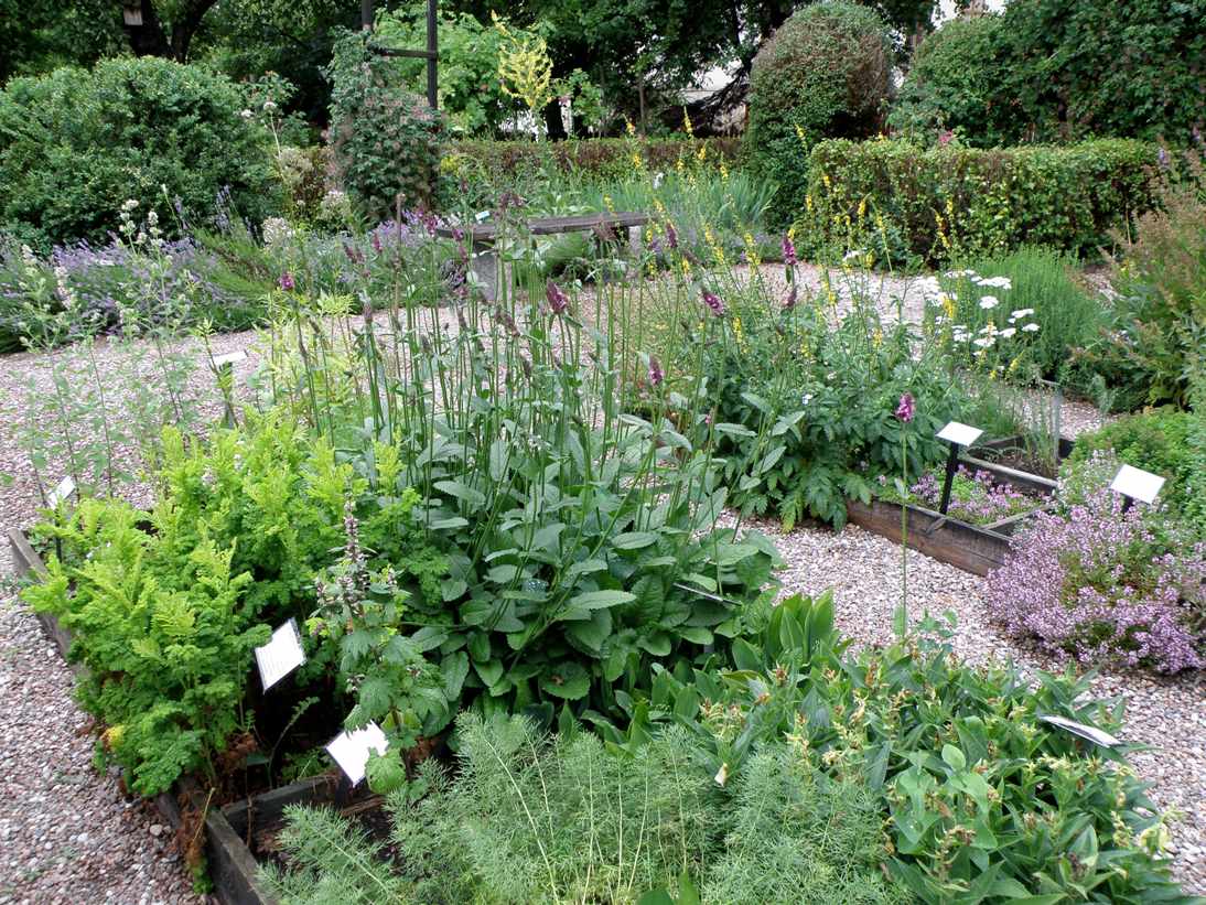 Garden at Vadstena. Source: Bokashi.se