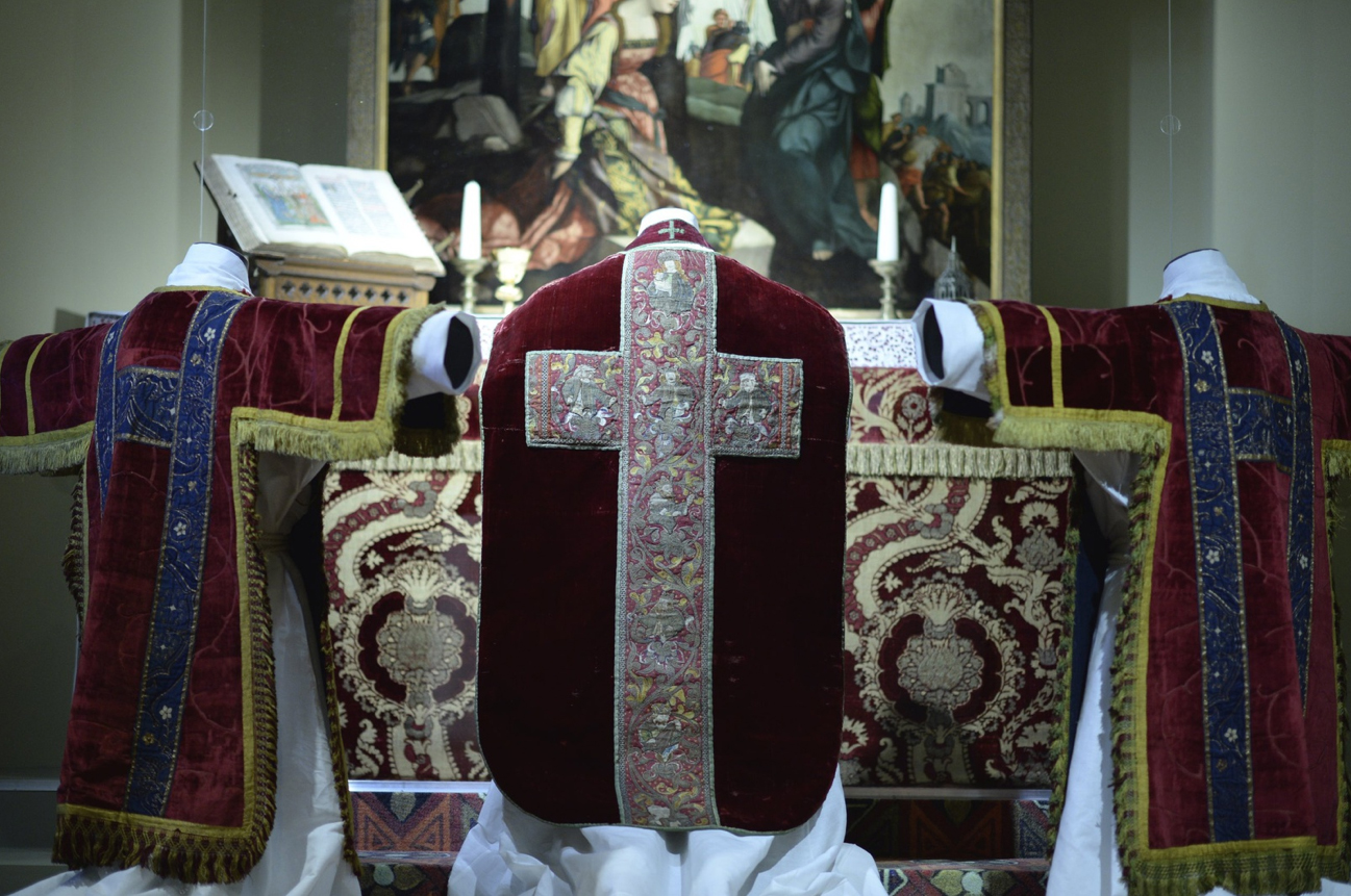 Liturgical vestments at Catharijneconvent
