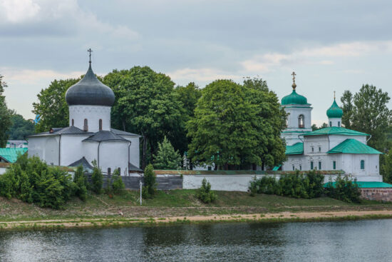 Mirozhsky Monastery in Pskov. Source: Wikipedia/Savin