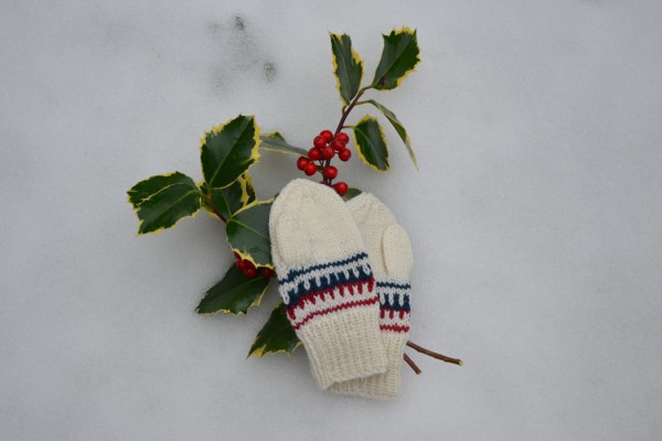 Knitted Mittens from the 13th century — Medieval Histories