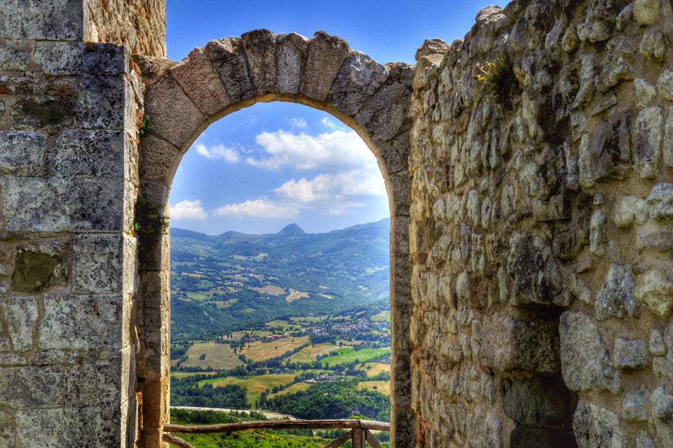 Petrella in Valmarecchia. Source: Pinterest/ Guida Gianlucca
