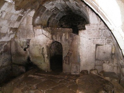 Santa Mariña de Augas Santas - church crypt