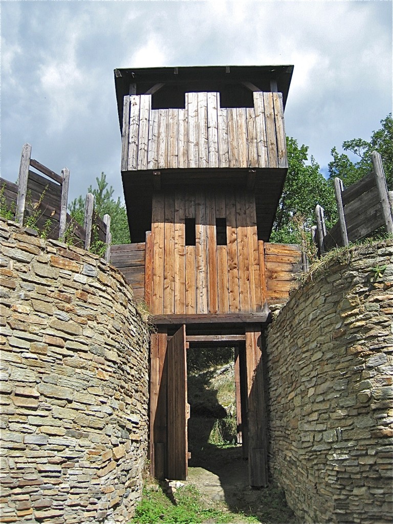 Thunau am Kamp - reconstructed Slavic gate