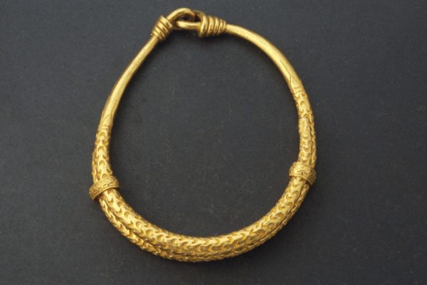Golden neck ring from Tureholm. © Historiska Museet, Stockholm