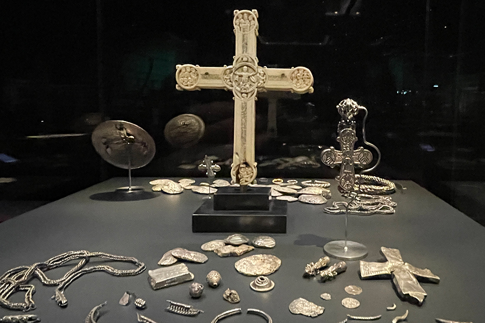 Viking Exhibition with objects from the post-Viking Age. Copenhagen 2021 © Schousboe
