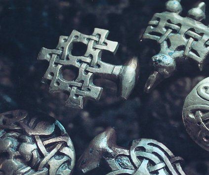 Viking pendents found in the harbour at Haithabu