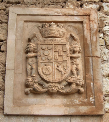 Plaque from the House of the Dolz de Espejo in Albarracin. Soruce Wikipedia