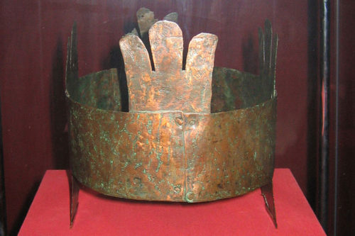 Burial Crown of Henry III. Source: Wikipedia/rennix