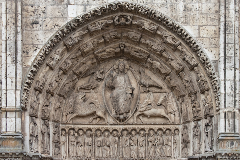 Tympanum of the central bay of the Royal Portal of the cathedral of Chartres, France. SOURCE: Wikipedia/Guillaume Piolle