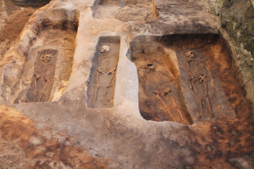 Graves from Ribe's first cemetery © Ribes Vikinger