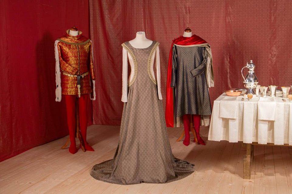 Reconstructed medieval outfits from the time of Charles IV