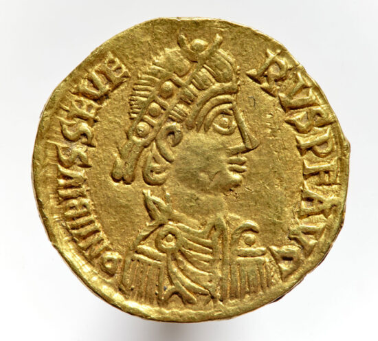 Solidus with portrait of Severus. Minted in Toulouse between AD 461-465. © Musée Saint-Raymond and Daniel Martin