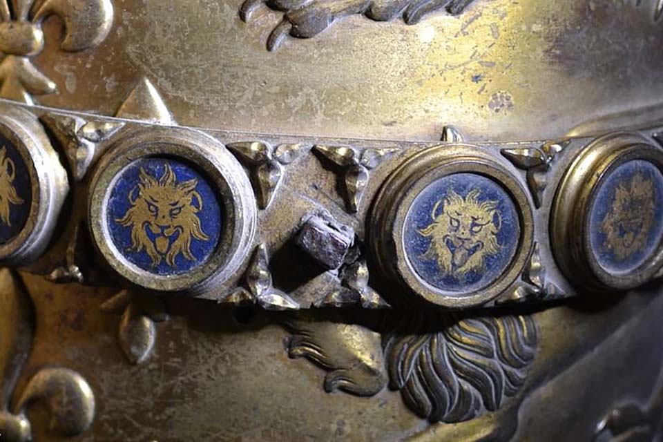 Detail of belt featuring lions. The effigy of the Black Prince. Canterbruy Cathedral © Jessica Barker