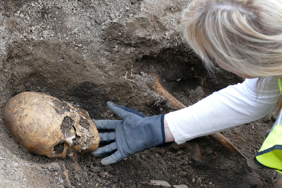 Man in a boat-grave discovered in Gl. Uppsala in 2019 © The Archaeologists, National Historical Museums