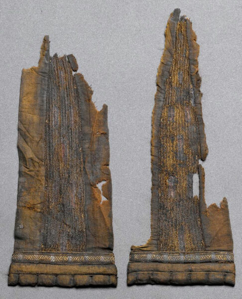 Dangling Bands from the grave in Mammen © Natmus