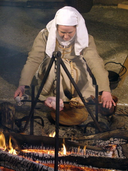 Roasting Chickens the medieval way © Diane Earl