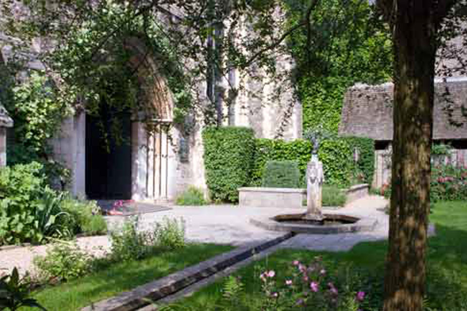 Eleanor's garden in Winchester Castle. A reconstruction by Sylvia Landsberg. Source: Wikipedia