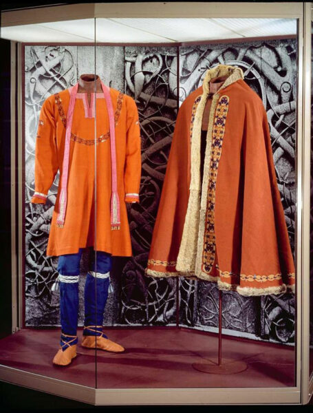 Old reconstruction of dress from the Mammen Grave. © Natmus