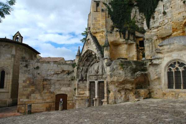 Church in Saint-Emilion. Source: Wikipedia