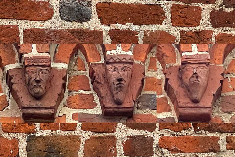 Collage of three royal portraits from Tikøb Kirke © Schousboe 2021