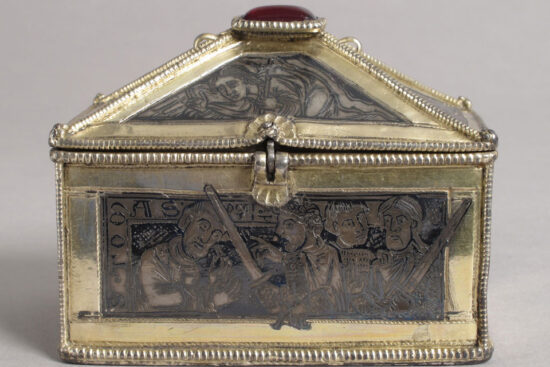An early reliquary depicting the murder of St Thomas Becket © Metropolitan