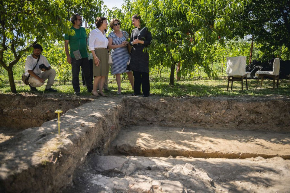 descendants-of-Suleiman-shown-around-Szigetvar