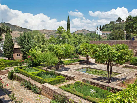 Garden in Alhambra- Sorce: wikipedia