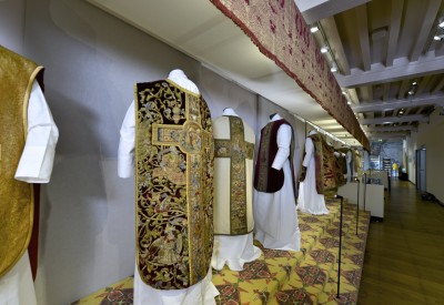 liturgical vestments   at Catharijneconvent