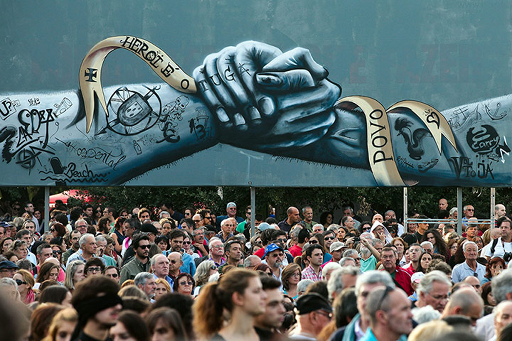 Demonstrating against the crisis in Marquês da Fronteira Avenue