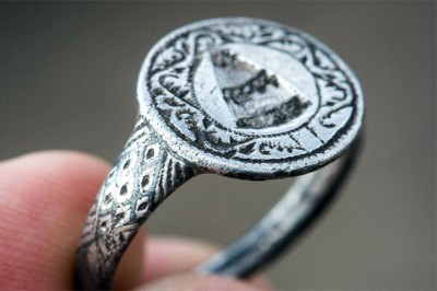 Ring from Kiskunmajsán, Hungary 1241. © Ujvári Sándor