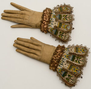 Womens Gloves © Bath and North East Somerset Council